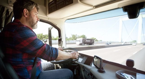 Kamyon Sürücüleri Ömür Boyu Hız Kameralarını Ücretsiz Görecek