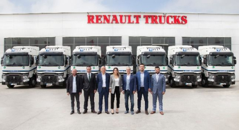 ITT Lojistik ADR’li Taşımaları İçin Renault Trucks Çekicilere Güveniyor