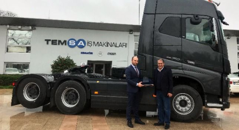 Güçlü Vinç Alanının En Güçlüsü Volvo Trucks FH 750 6x4 Tandem Akslı Çekicisini Tercih Etti