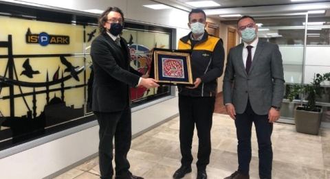 TÜRSAB Karayolu İhtisas Başkanı Kerem Serkan Çoban ve Yardımcısı Cem Türkkan, İSPARK Genel Müdürü Murat Çakır’ı ziyaret etti.