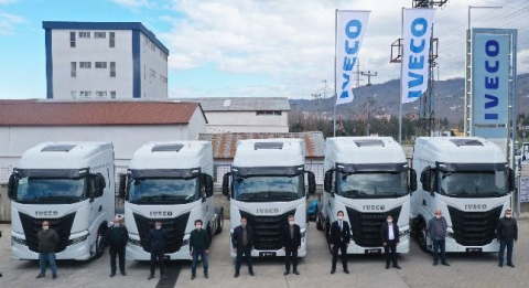 IVECO’dan Ordu’ya 5 Adet S-WAY Çekici Teslimatı