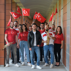 Mercedes-Benz Çalışanlarından Milli Takım’a Destek Marşı: Yazdı Gönül