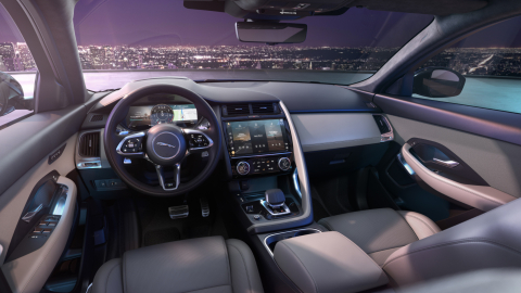 Yeni Motor Seçeneği ve Göz Alıcı Tasarım Detaylarıyla Yeni Jaguar E-PACE Türkiye’de