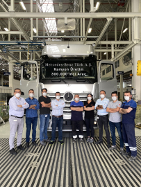 Mercedes-Benz Türk Aksaray Kamyon Fabrikası’nın 300.000’inci Kamyonu Actros 1851 Plus Banttan İndi