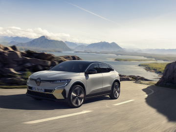 Yeni Megane E-Tech Electrıc Sahneye Çıktı