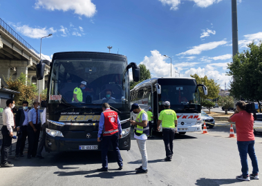 Aşısı ve PCR Testi Olmayanlara Seyahat Yasağı Başladı