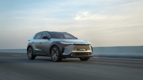 Toyota Elektrikli Aracı bZ4X’i Dünya Lansmanıyla Tanıttı