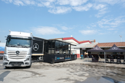 Mercedes-Benz Türk’ün Sağlık Bakım Tırı üçüncü durağı Düzce'de de yoğun ilgi gördü