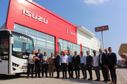 Anadolu Isuzu Kocaeli Yetkili Satıcısı FNC Otomotiv’den Tuncay Seyahat’e  75 adet  Isuzu D-Max Pick-up ve Novo Lux midibüs teslimatı