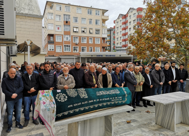 Isuzu Bayi Kanalı Yöneticisi Ferhat Sancaklı Annesini Son Yolculuğuna Uğurladı