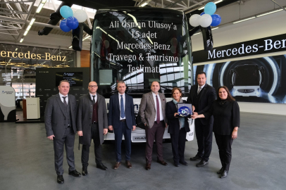 Mercedes-Benz Türk, Ali Osman Ulusoy Turizm'e 2022 yılında toplam 15 adet otobüs teslim etti