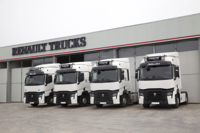 Renault Trucks Edirne bayinin ilk teslimatı, Erşen Lojistik’e yapıldı