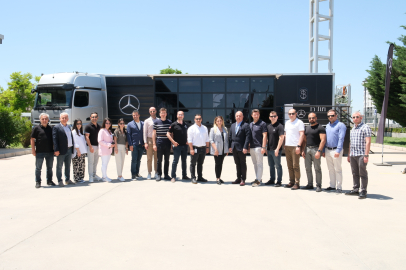Mercedes-Benz Türk’ün Sağlık Bakım Tırı Şoförleri Kendi Evinde Ağırladı