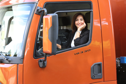 Ford Trucks, Ağır Ticari Araç Sektöründe Önyargıları Yıkıyor:  Kadın Kamyon Şoför Akademisi ile Kadınlar Direksiyona Geçiyor