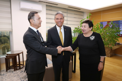 Kazakistan’ın Göçebe Çadırı Lütfi Kırdar Kongre ve Sergi Sarayına Kuruldu