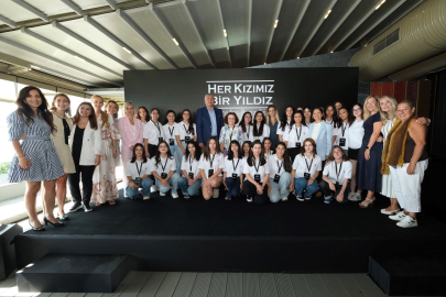 Mercedes-Benz Türk’ün ‘Her Kızımız Bir Yıldız’  Programı 6.500’e Yakın Kız Öğrencinin Hayatına Dokundu