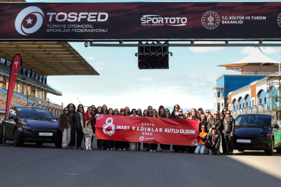 Kadın Sürücüler İstanbul Park'ta Buluştu