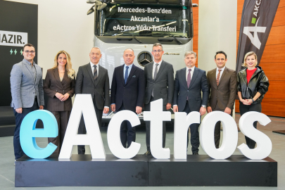 Mercedes-Benz Türk’ten Akcan Holding’e Mercedes-Benz eActros 600 ve eActros 300 Teslimatı