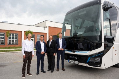 Almanya Federal Çalışma ve Sosyal İşler Bakanı,  MAN Türkiye’nin Ankara Tesisini Ziyaret Edip eCoach ile Test Sürüşü Yaptı